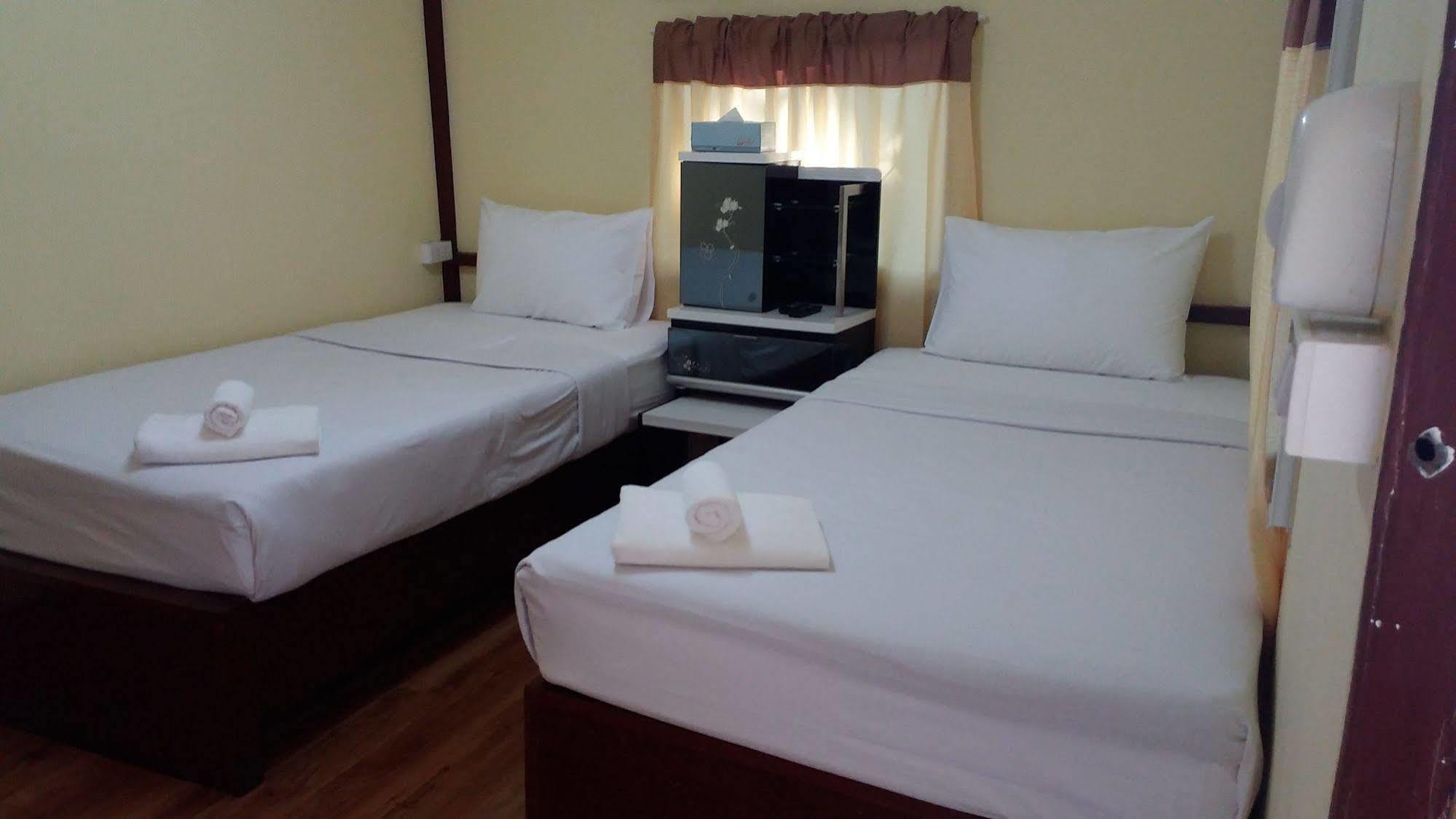 Golden Teak Homestay Mae Rim Zewnętrze zdjęcie